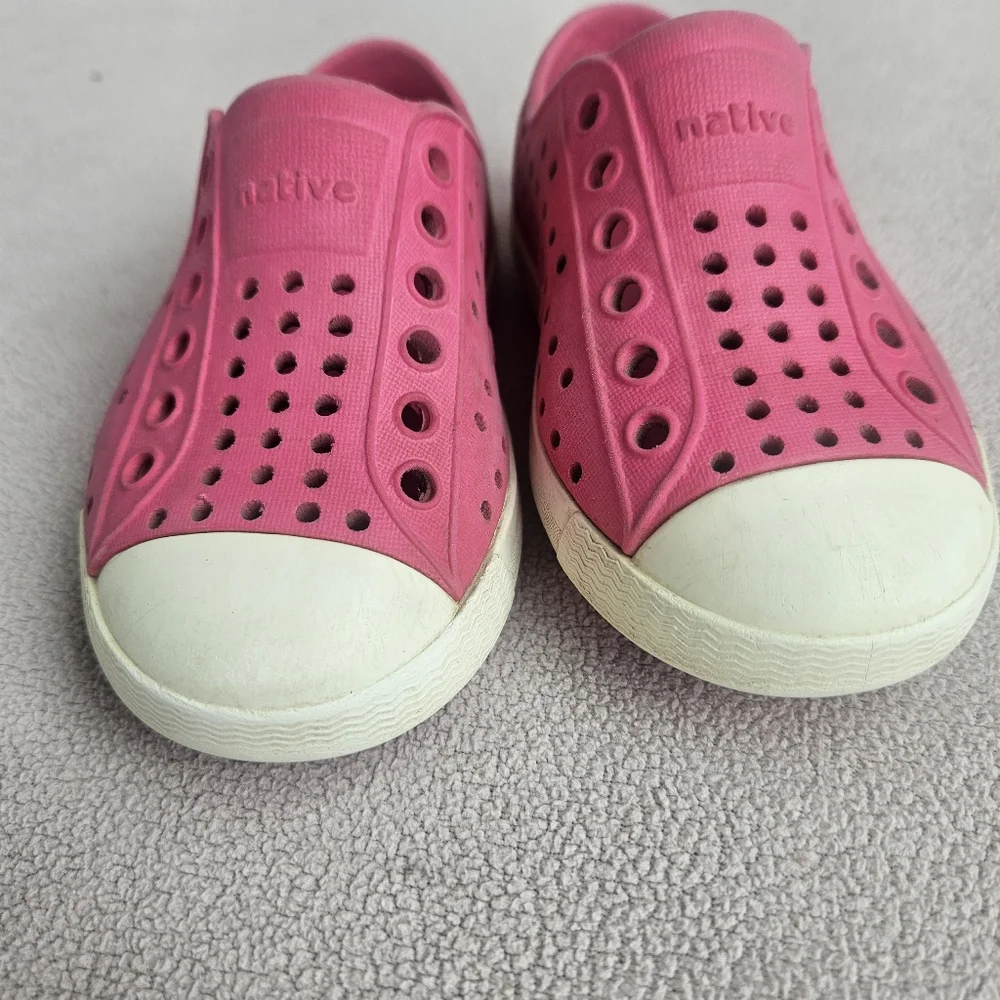 Native Jefferson Pink White Girl SZ C6 Slip-On Water Shoes